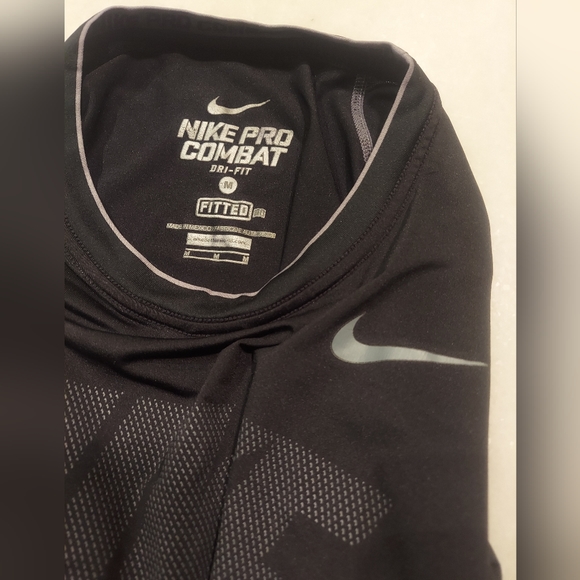 Nike Dri Fit Shirt Medium / Nike Pro Combat Shirt Medium - Picture 5 of 6